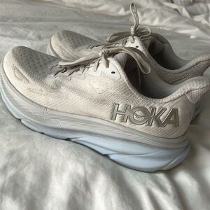 HOKAs Clifton 9's white